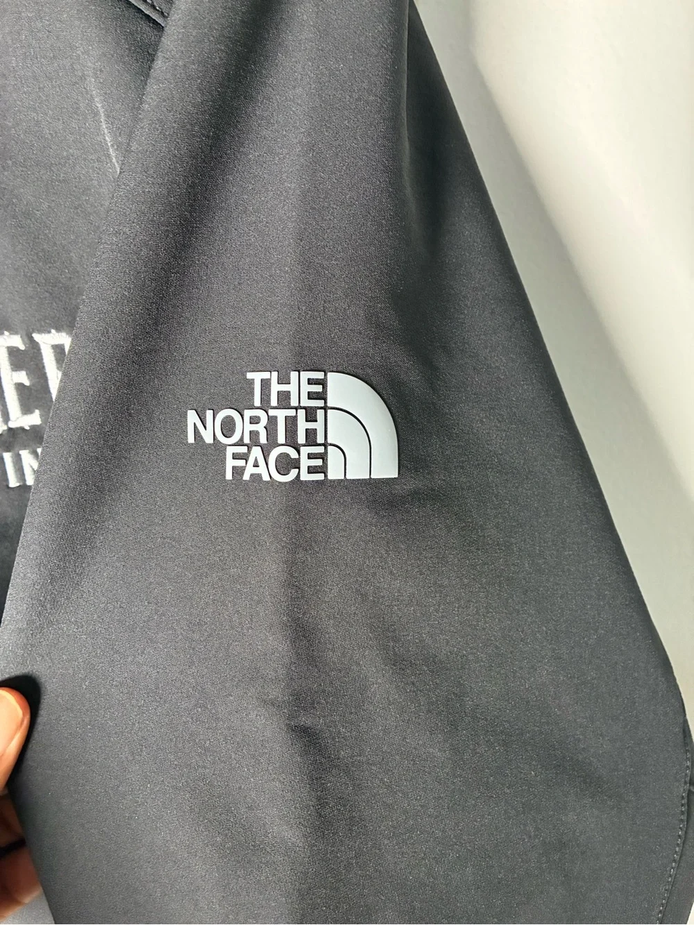 The North Face Men's Dark Black Softshell Jacket with Game Box Wines Logo Size L